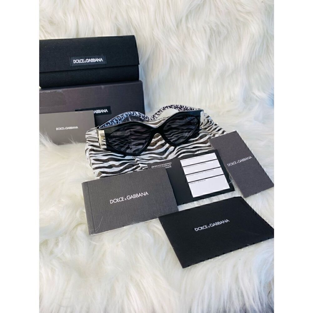 🛍️Dolce & Gabbana New & Authentic Black Exterior, All Over DG Logo Interior